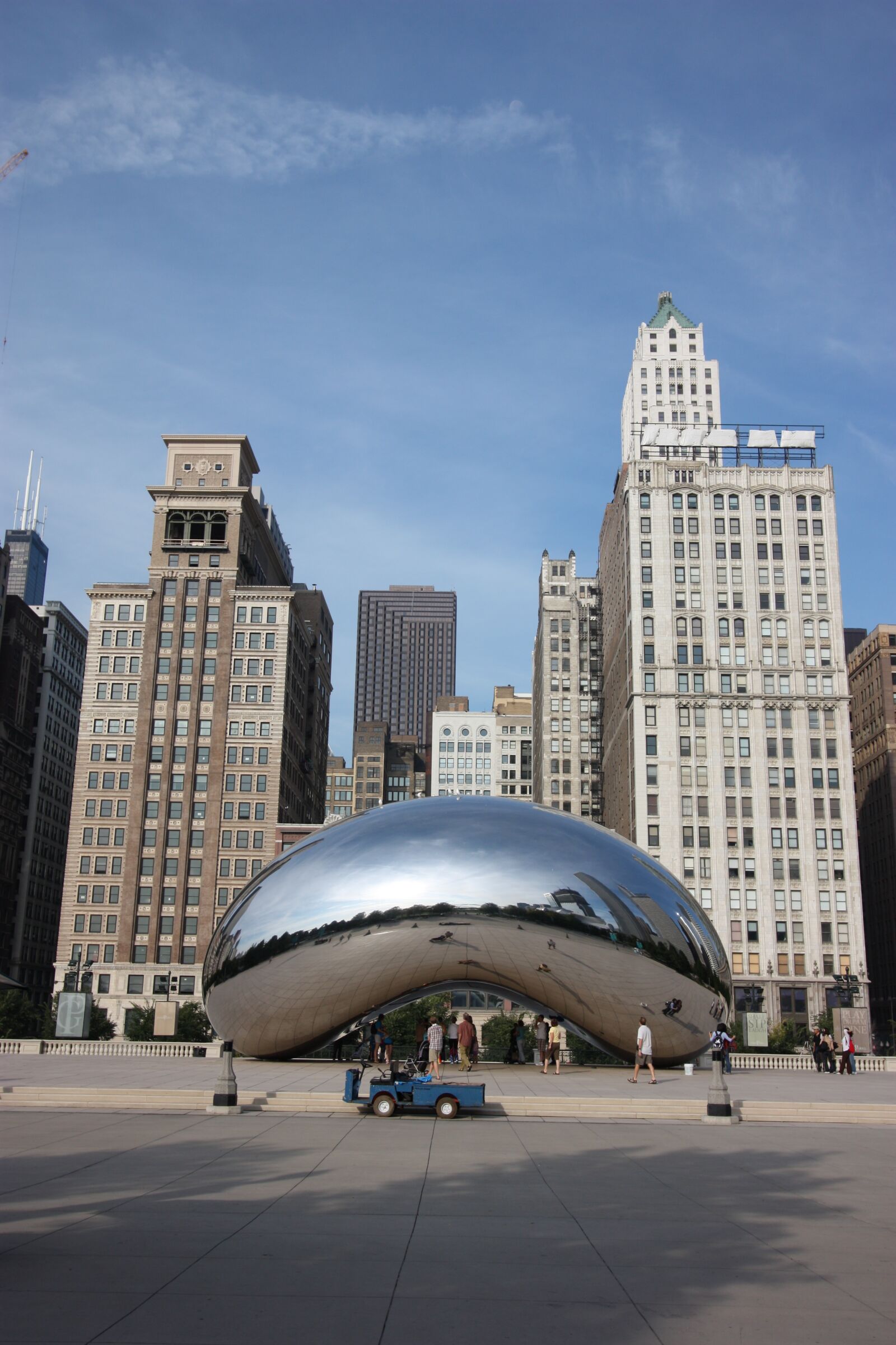 Canon EOS 450D (EOS Rebel XSi / EOS Kiss X2) sample photo. Chicago, cloud, gate photography