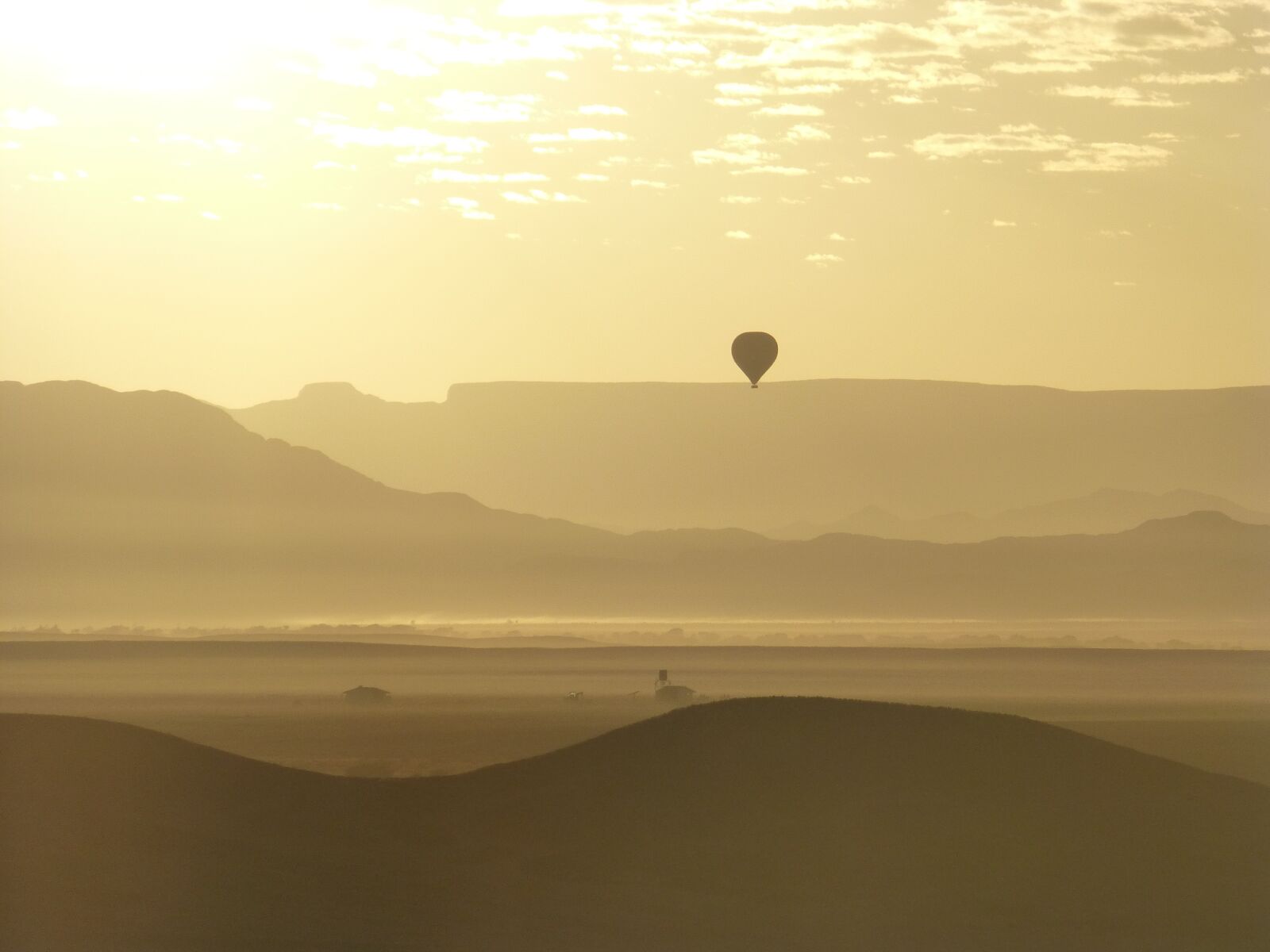 Panasonic Lumix DMC-ZS20 (Lumix DMC-TZ30) sample photo. Namibia, sunrise, landscape photography