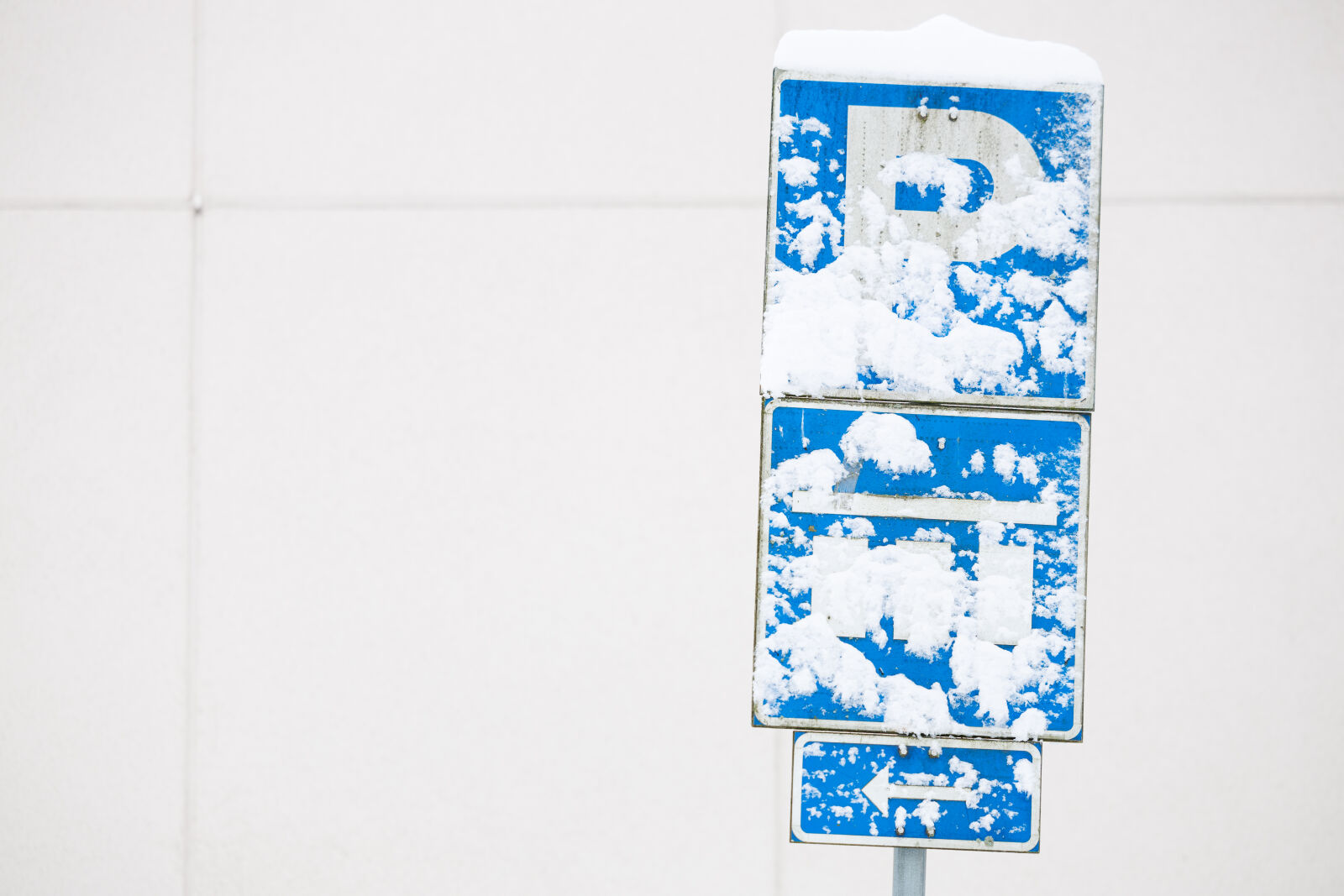 Canon RF 70-200mm F2.8L IS USM sample photo. Snow parking photography