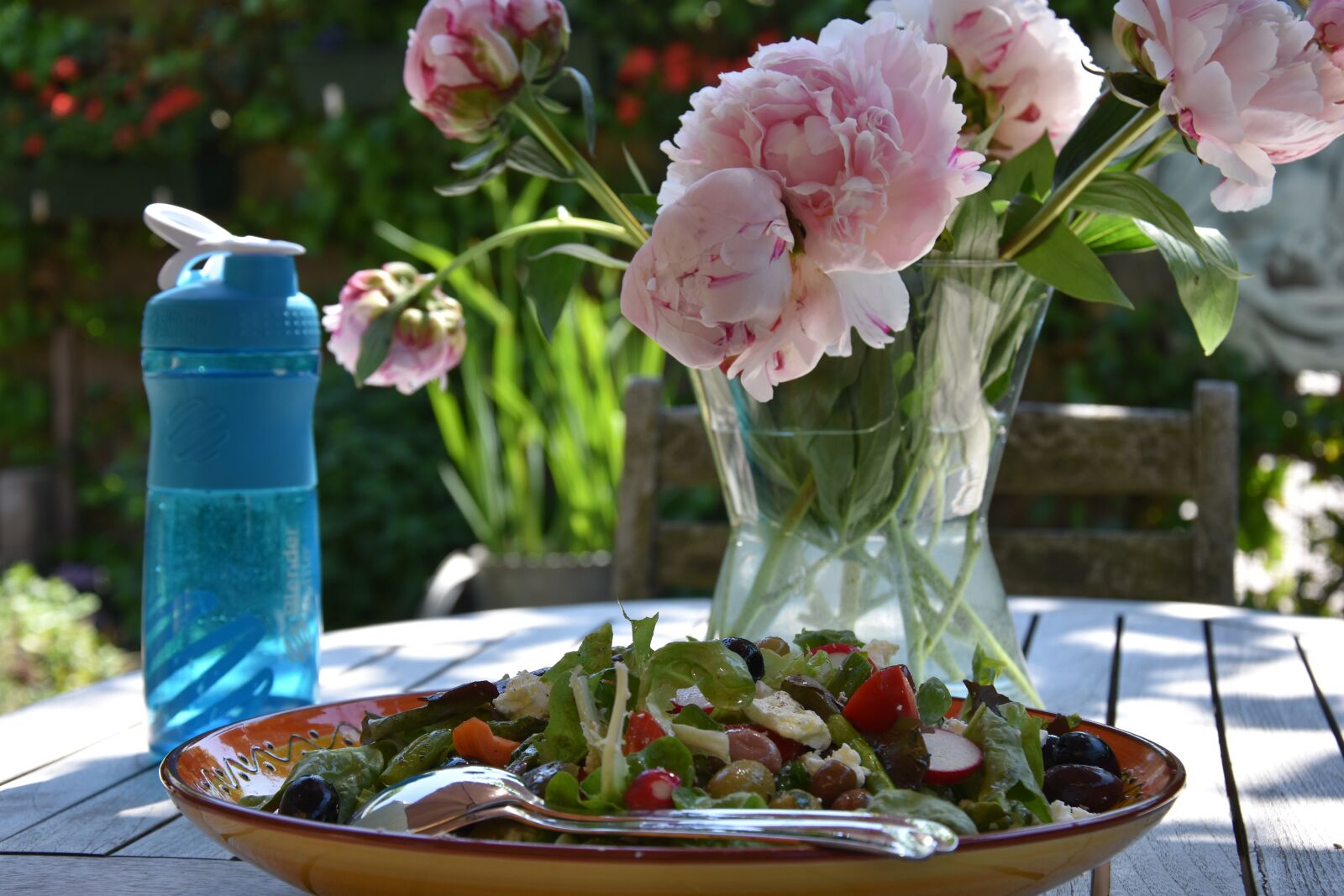 Nikon D3400 sample photo. Salad with flowers, healthy photography