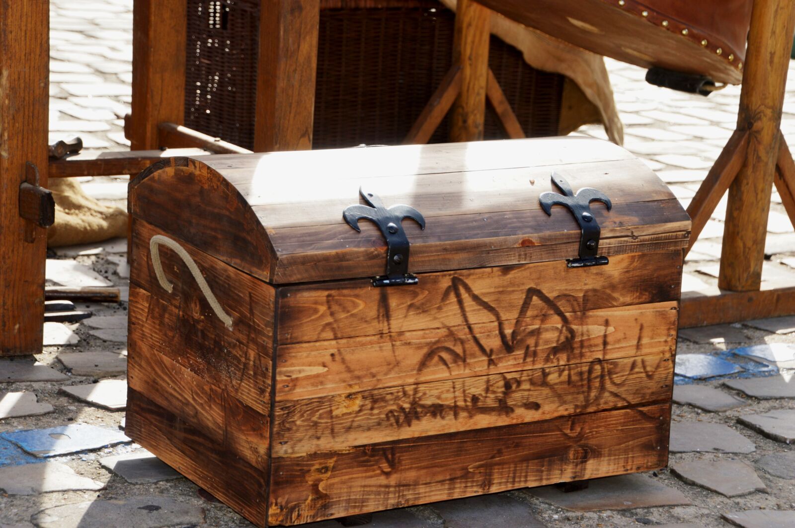 Nikon D3200 sample photo. Trunk, wood, box photography