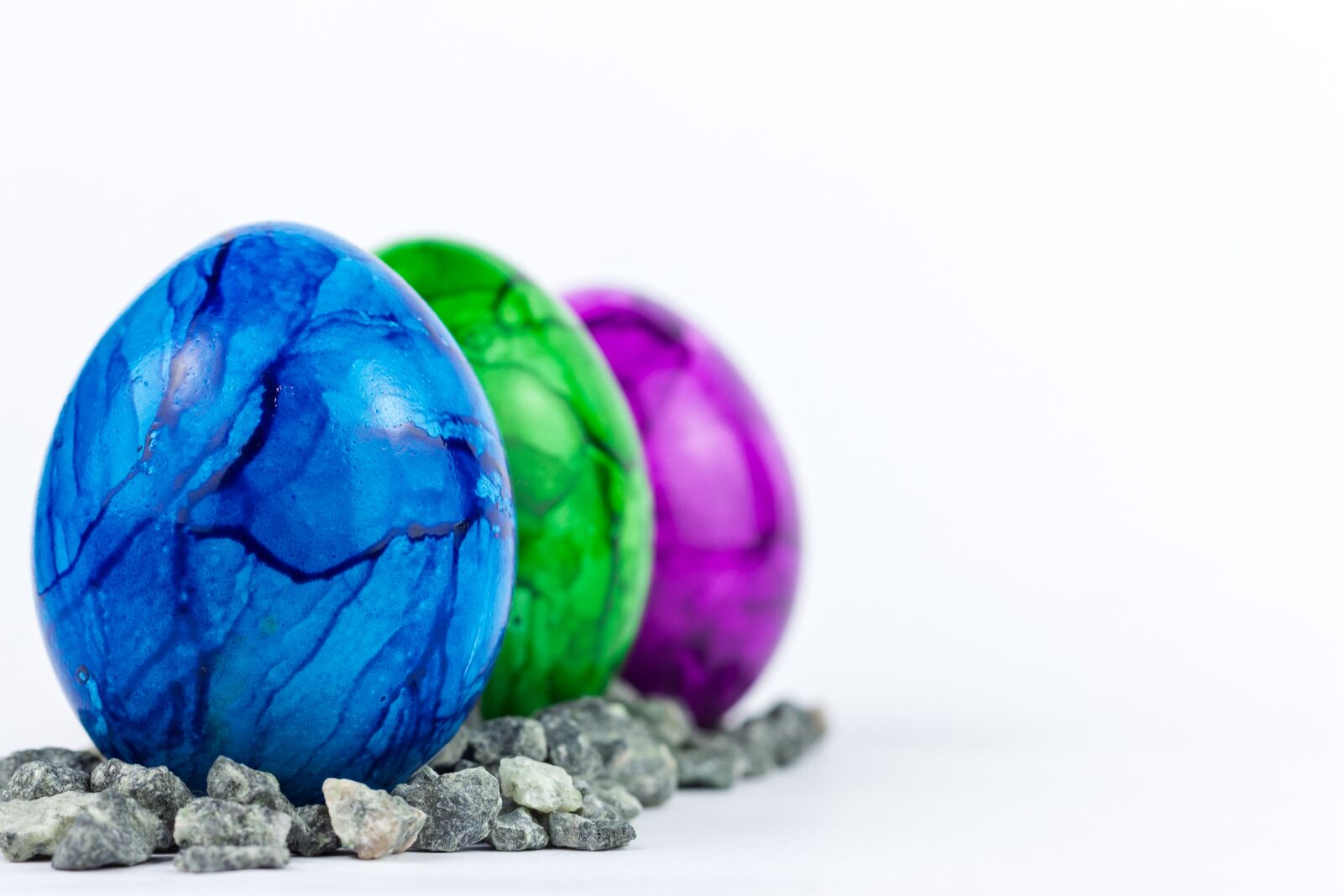 Canon EOS 600D (Rebel EOS T3i / EOS Kiss X5) + Canon EF 50mm F1.8 STM sample photo. Easter eggs, easter, happy photography