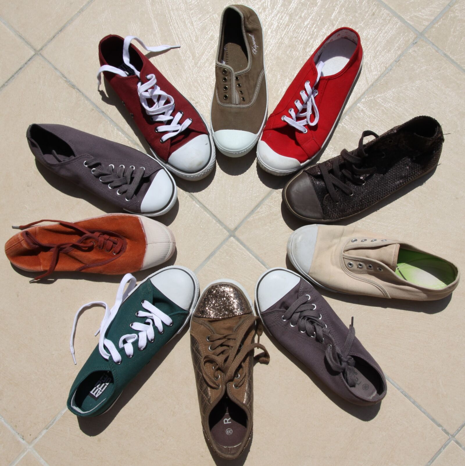 Canon EOS 50D sample photo. Baskets, colorful, shoes photography