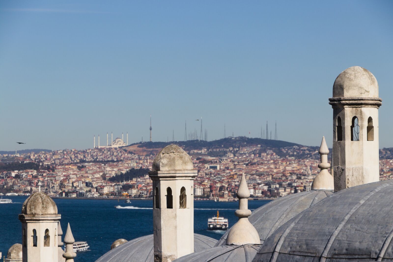 Canon EOS 77D (EOS 9000D / EOS 770D) + Canon EF-S 18-135mm F3.5-5.6 IS STM sample photo. Dome, cami, istanbul photography