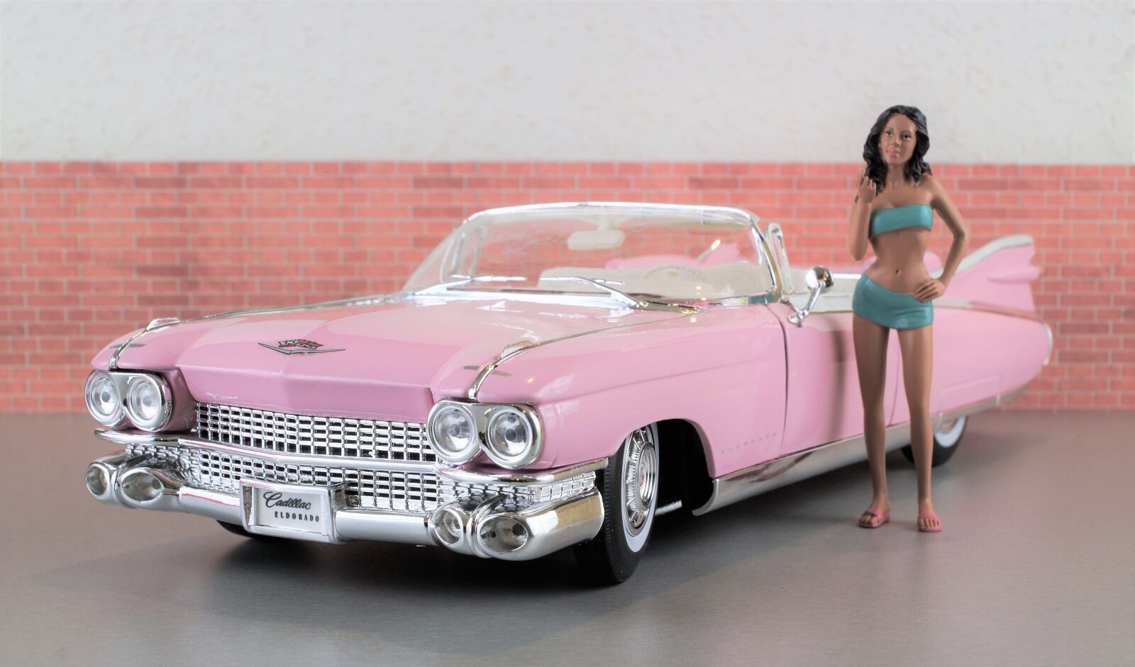 Sony DT 18-70mm F3.5-5.6 sample photo. Model car, cadillac, cadillac photography