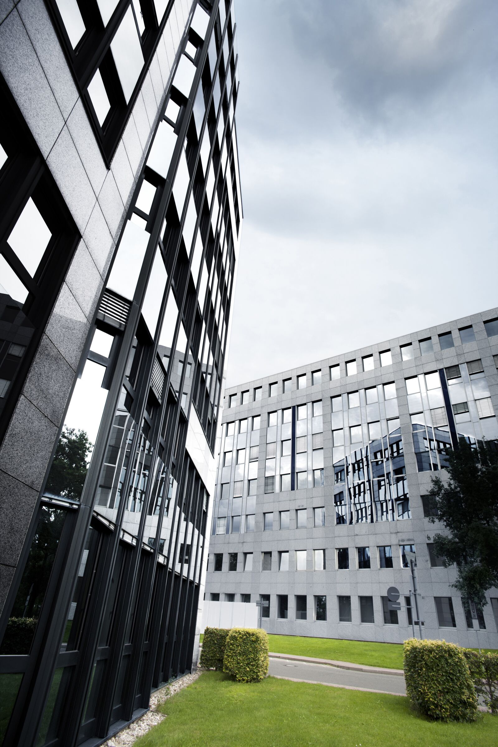 Canon EOS-1Ds Mark III sample photo. Architecture, office building, building photography