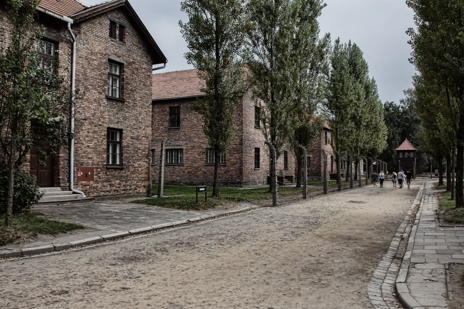 Canon EOS 600D (Rebel EOS T3i / EOS Kiss X5) sample photo. Auschwitz i, auschwitz, poland photography