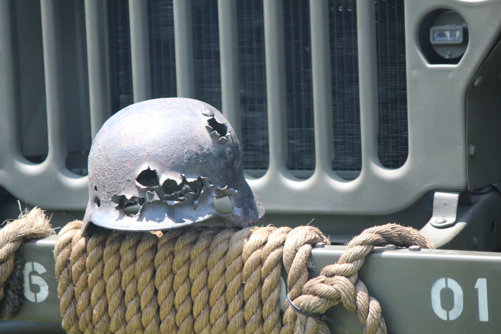 Canon EOS 600D (Rebel EOS T3i / EOS Kiss X5) sample photo. Jeep, military, army photography