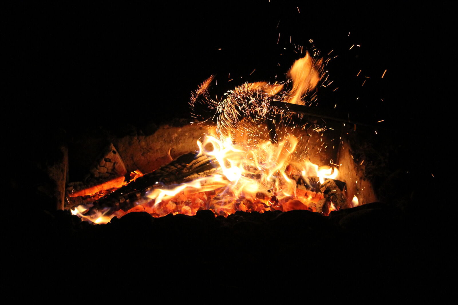 Canon EOS 1100D (EOS Rebel T3 / EOS Kiss X50) sample photo. Fire photography