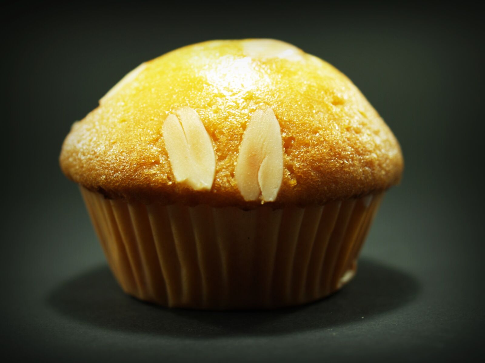 Olympus E-300 (EVOLT E-300) sample photo. Cake, sweet, background photography