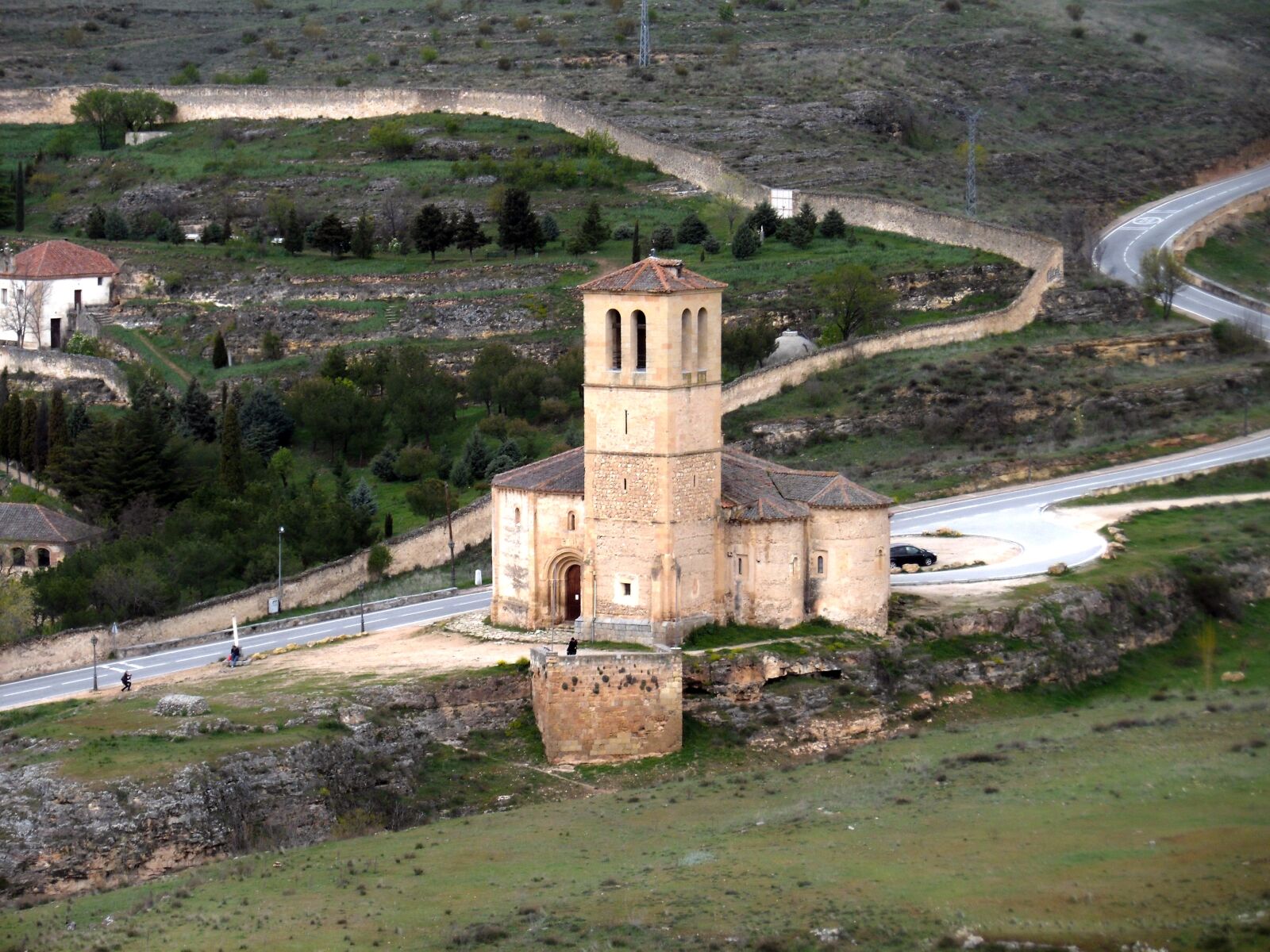 Samsung PL210, PL211 / VLUU PL210, PL211 sample photo. Church, ancient church, stone photography