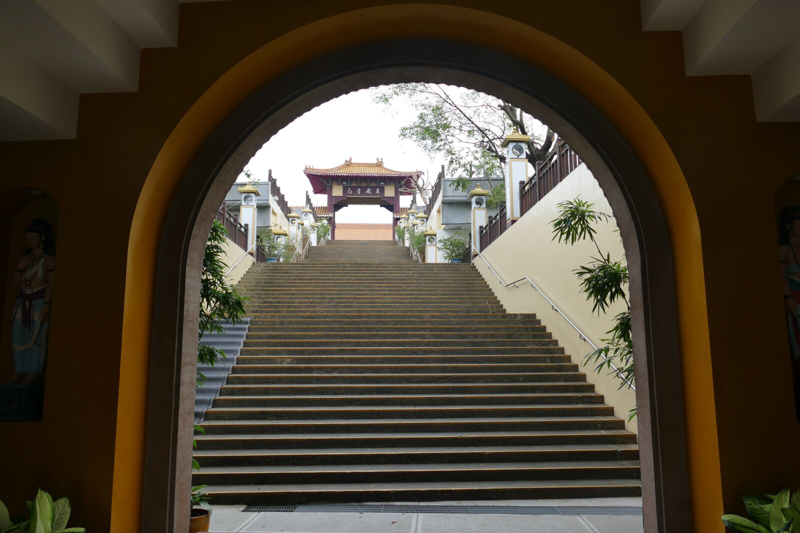 Panasonic Lumix DMC-FZ1000 sample photo. Temple, buddhism, temple complex photography