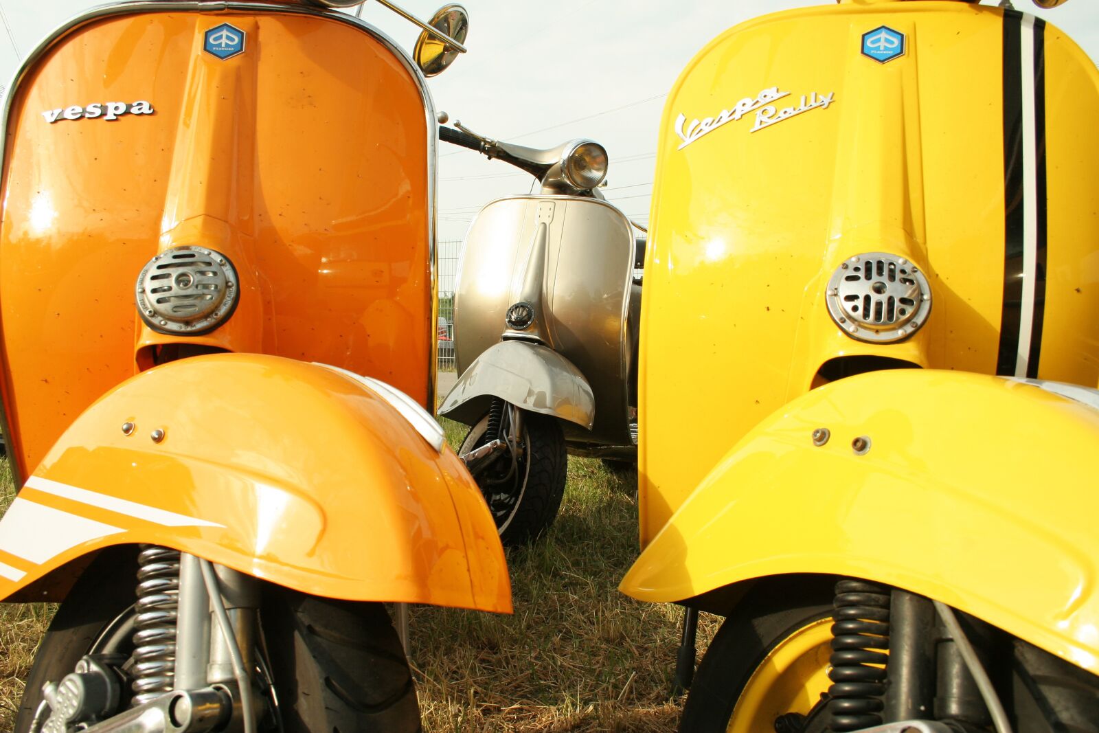 Canon EOS 20D sample photo. Vespa, piaggio, roller photography