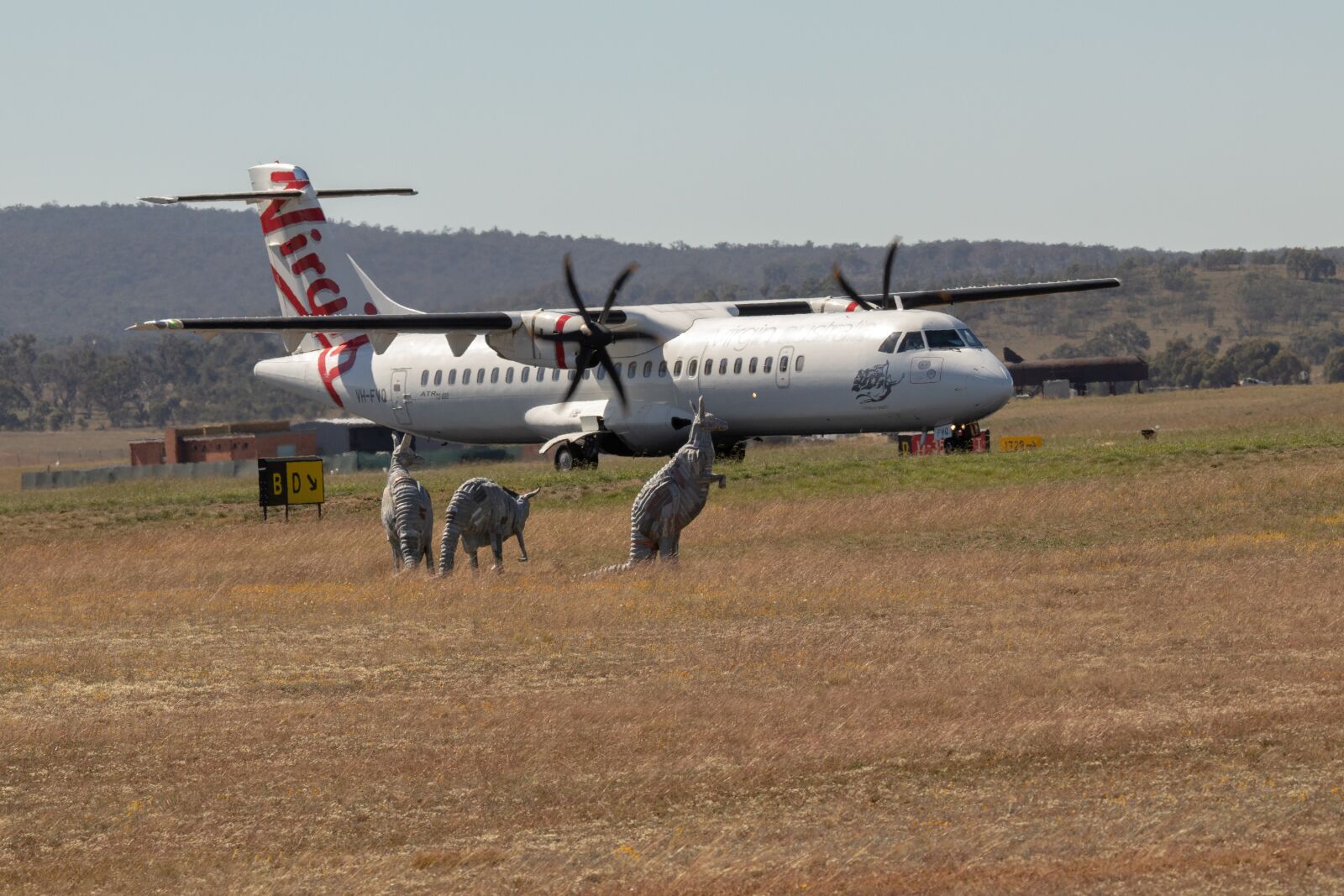 Canon EF 100-400mm F4.5-5.6L IS USM sample photo. Aircraft, airplane, transportation system photography