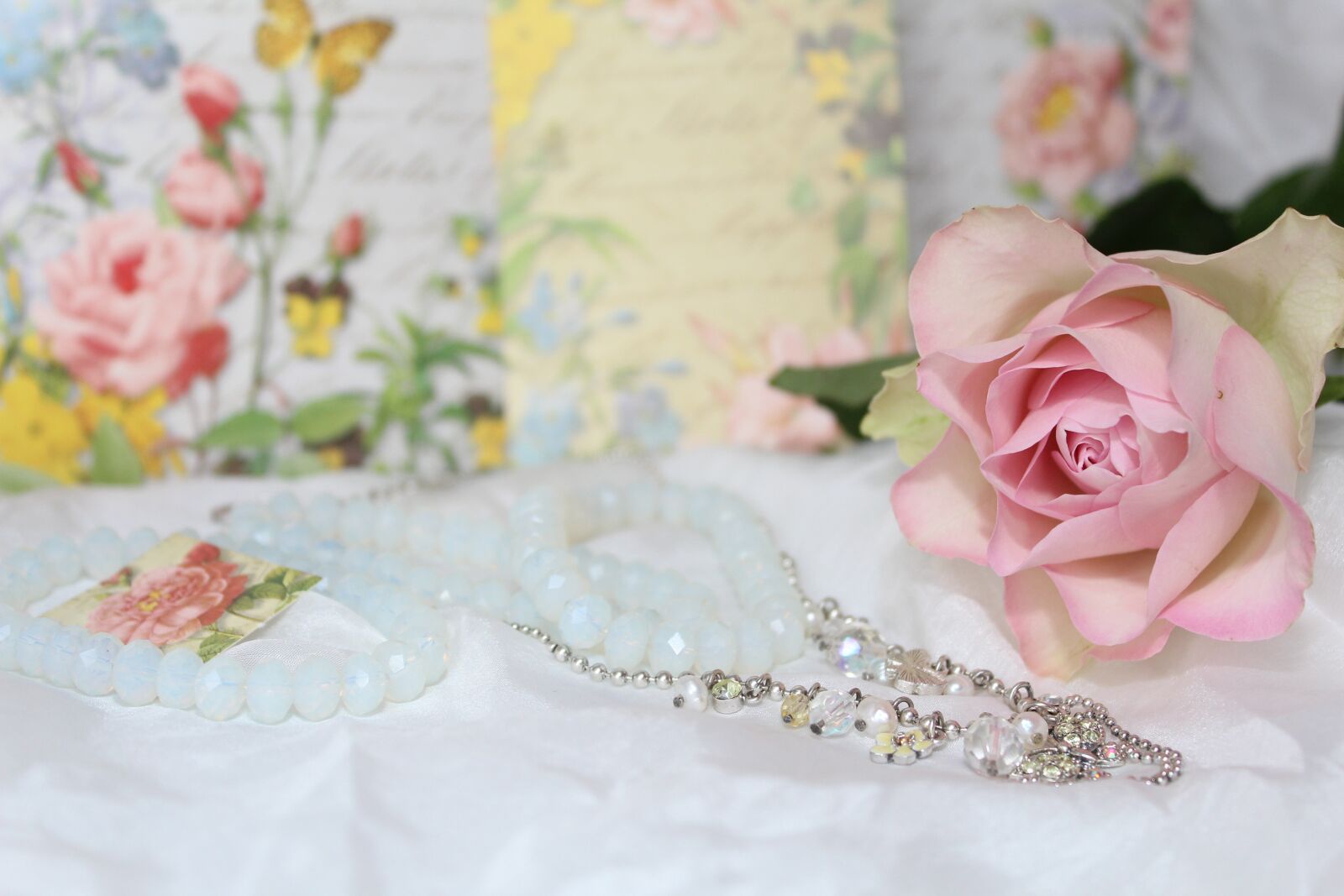 Canon EOS 600D (Rebel EOS T3i / EOS Kiss X5) sample photo. Romantic, rose, jewellery photography