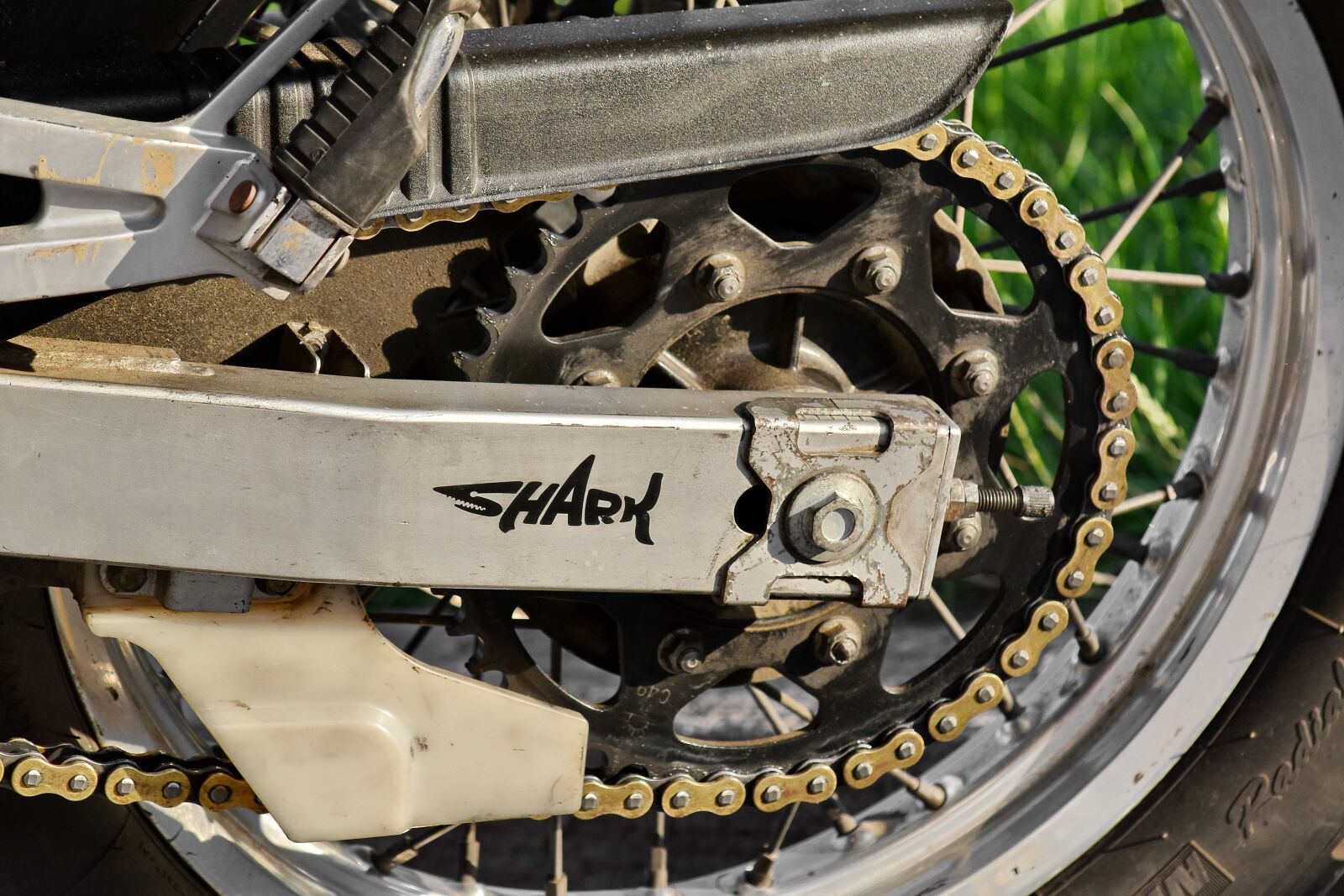 Nikon D5500 sample photo. Chain, engine, motorcycle, tire photography