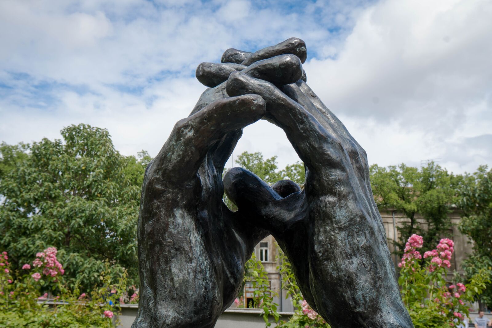 Sony a6500 + Sony Vario-Tessar T* E 16-70mm F4 ZA OSS sample photo. Hands, finger, sculpture photography