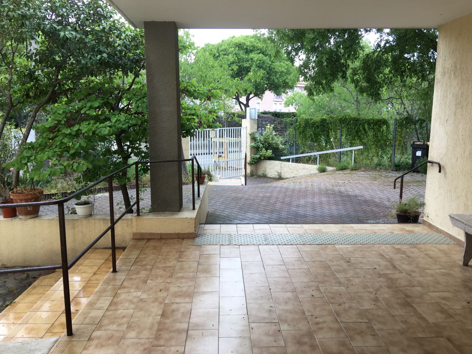 iPhone 6s Plus back camera 4.15mm f/2.2 sample photo. Entrance, church building, door photography