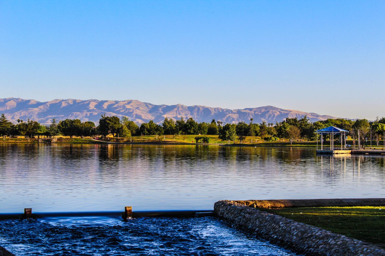 Canon EOS 1200D (EOS Rebel T5 / EOS Kiss X70 / EOS Hi) sample photo. Balboa lake, water, lake photography