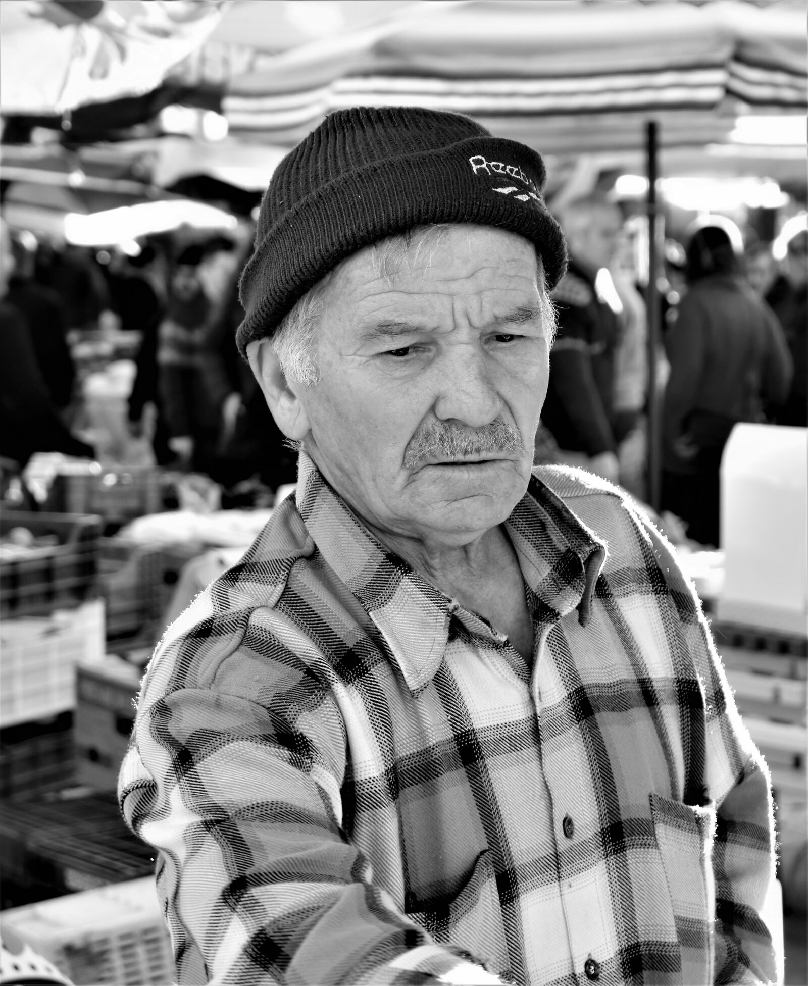 Canon EOS 750D (EOS Rebel T6i / EOS Kiss X8i) sample photo. Folk, adult, portrait photography