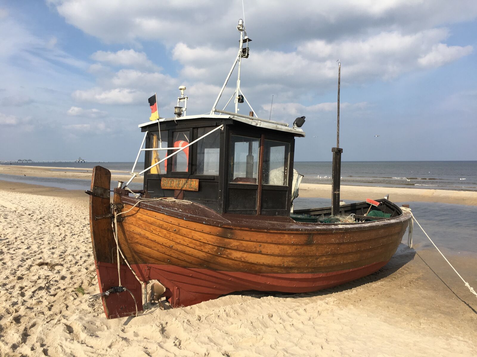 Apple iPhone 6s sample photo. Ship, kahn, beach photography