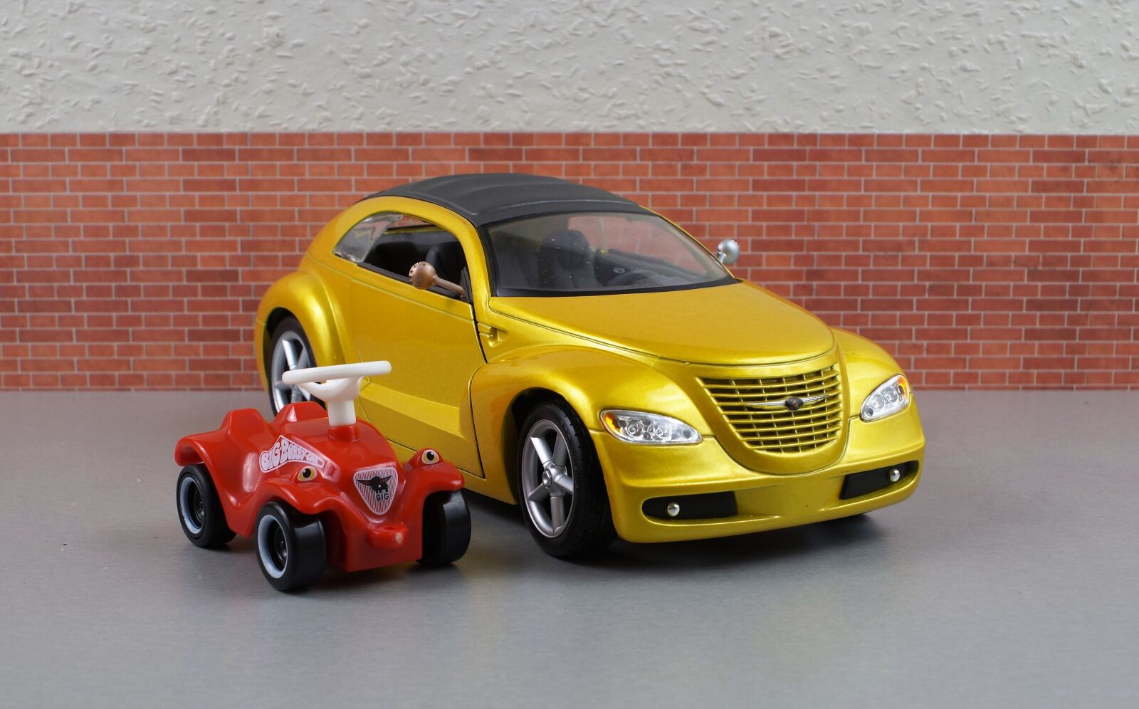 Sony DT 18-70mm F3.5-5.6 sample photo. Model car, chrysler, cruiser photography