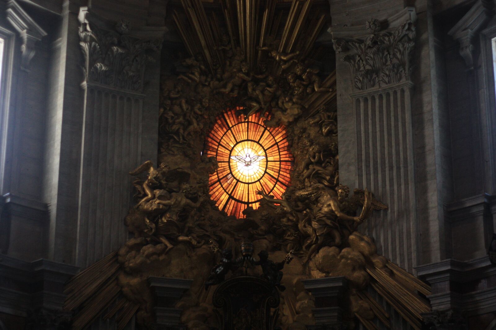 Canon EOS 450D (EOS Rebel XSi / EOS Kiss X2) sample photo. St, peter's cathedral, cathedral photography