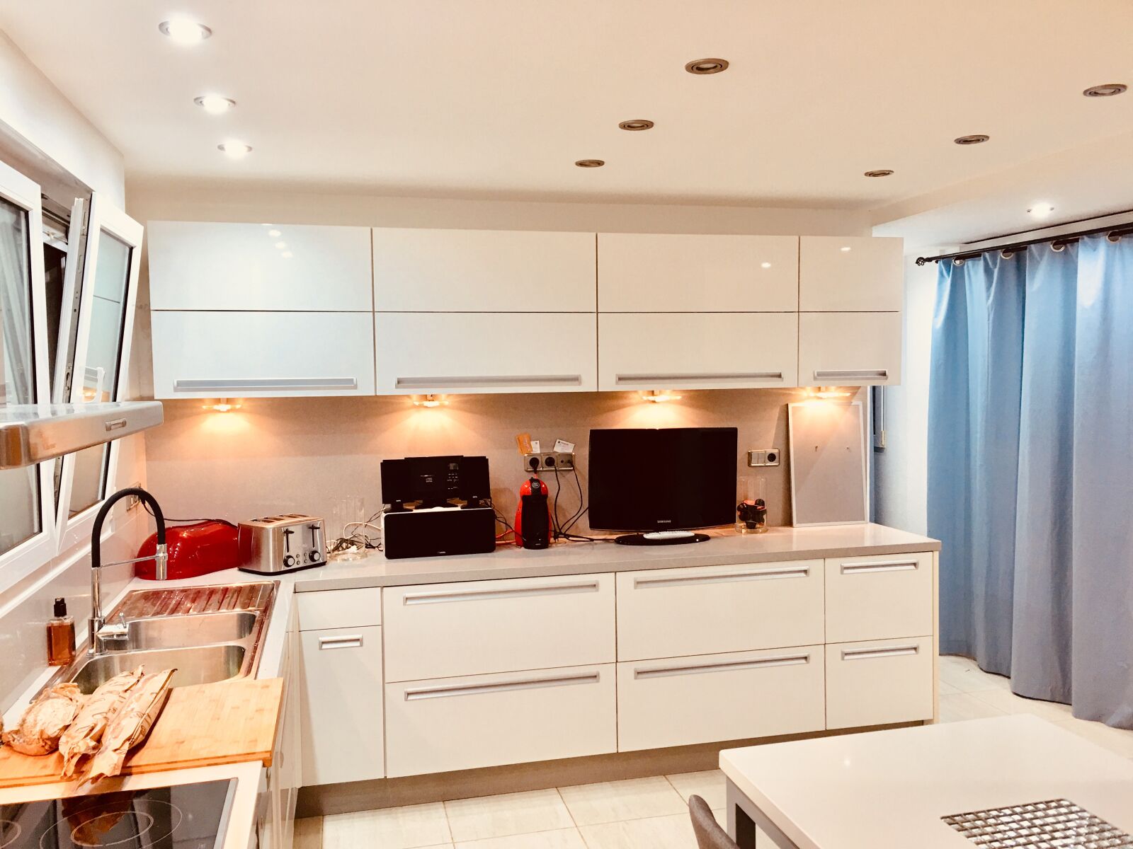 iPhone 6s Plus back camera 4.15mm f/2.2 sample photo. Kitchen, modern, home photography
