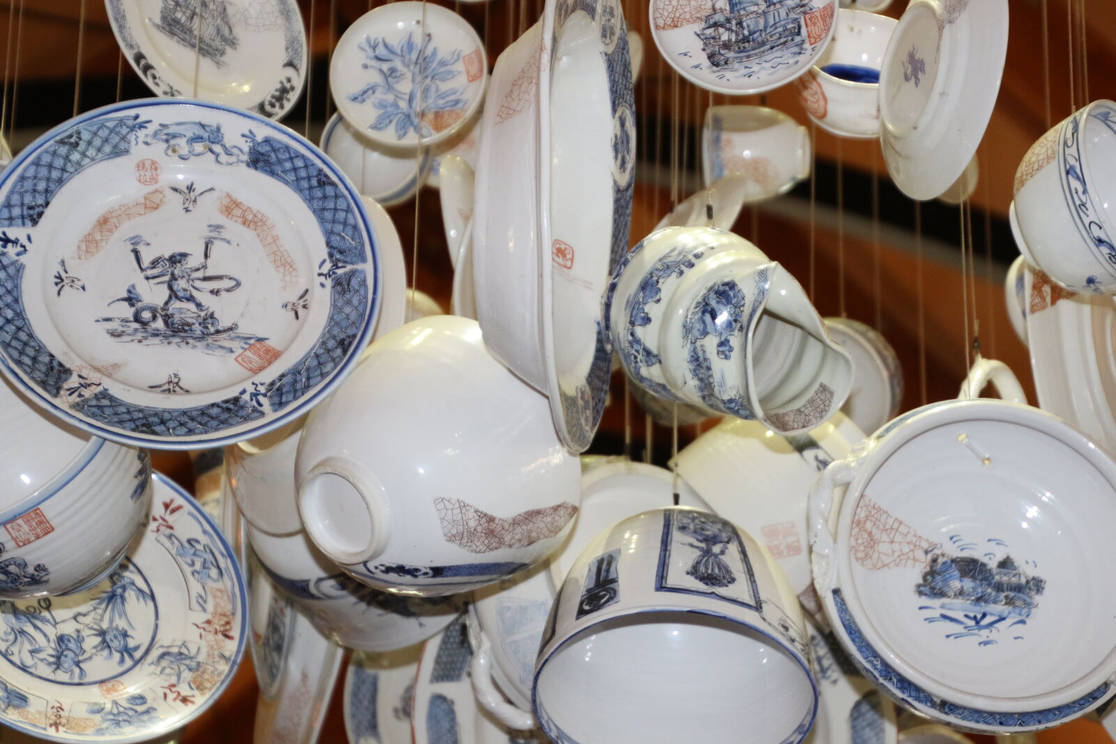 Canon EOS 7D Mark II sample photo. Blue, and, white, bowls photography