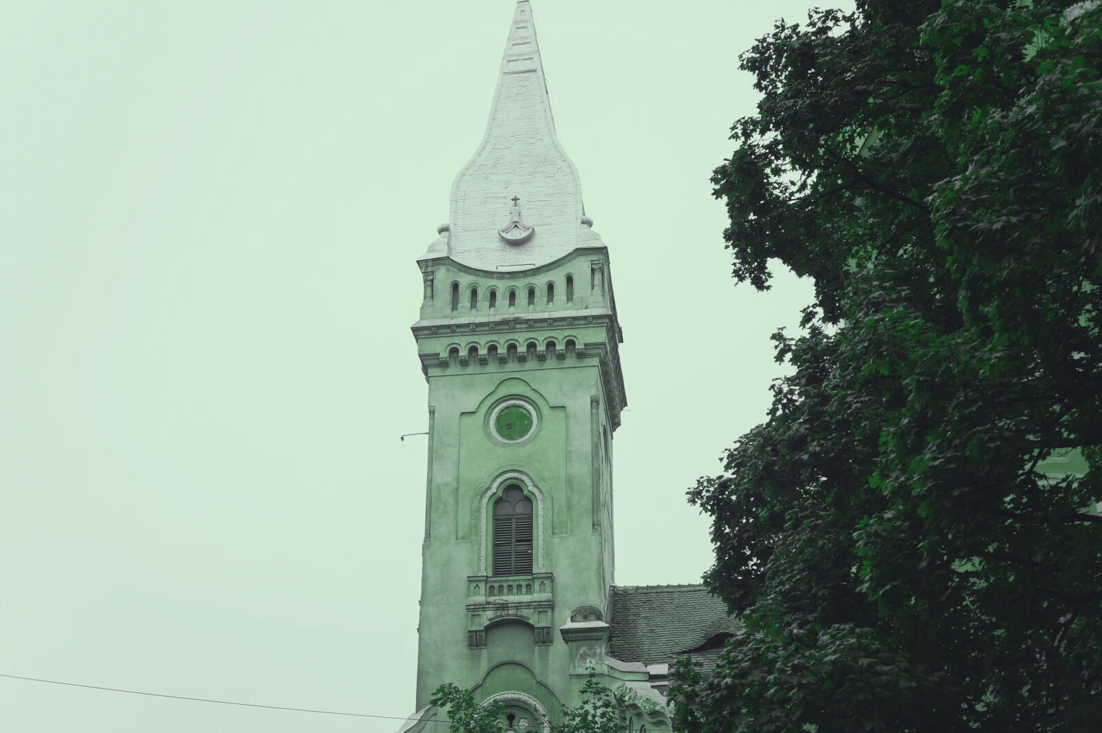 Sony Alpha a3000 + Sony E 18-55mm F3.5-5.6 OSS sample photo. Architecture, building, clock, green photography