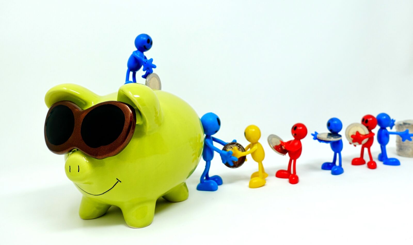 Sony DSC-RX100M5 sample photo. Save, piggy bank, teamwork photography