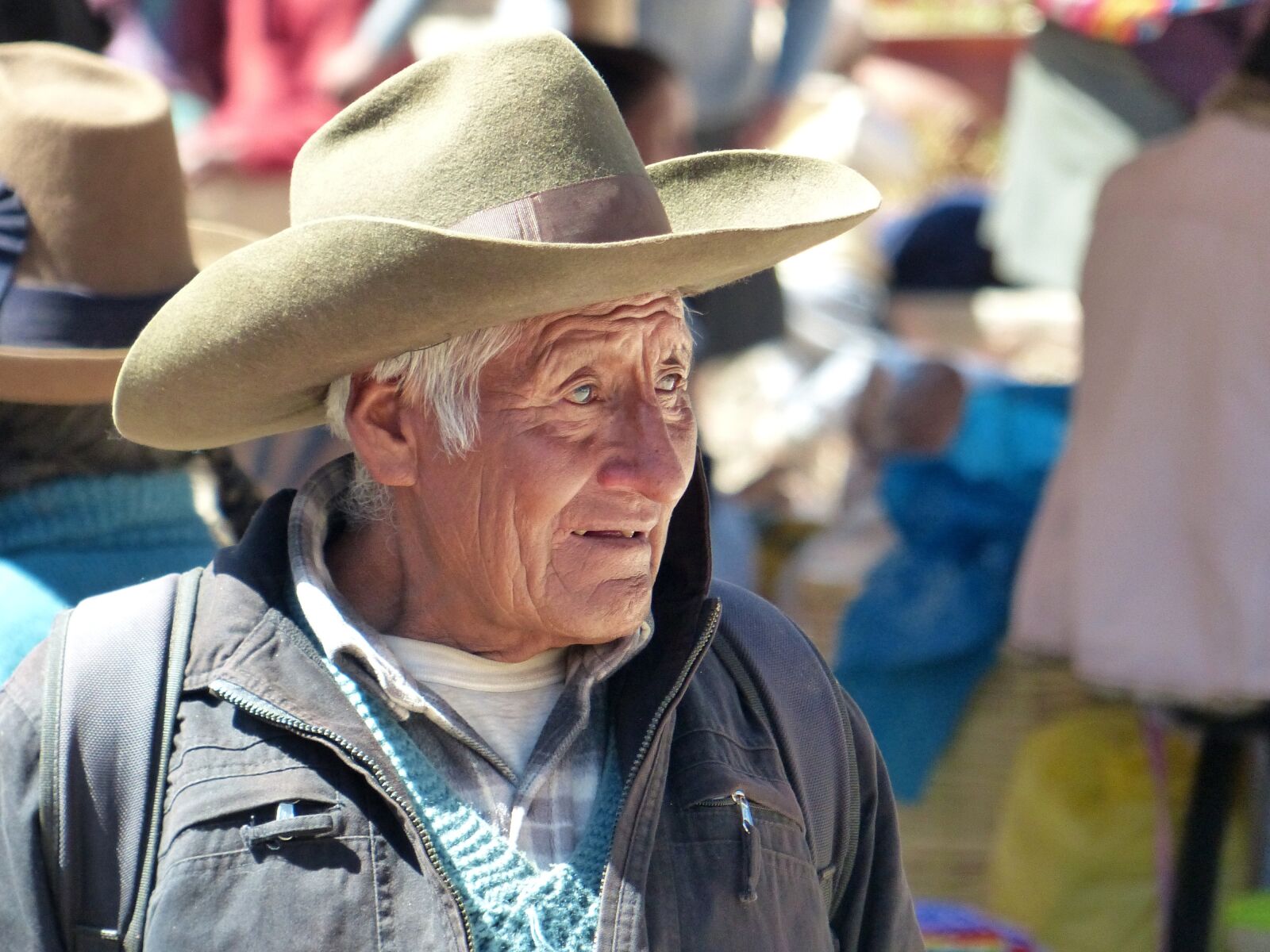 Panasonic Lumix DMC-FZ200 sample photo. People, lid, adult photography