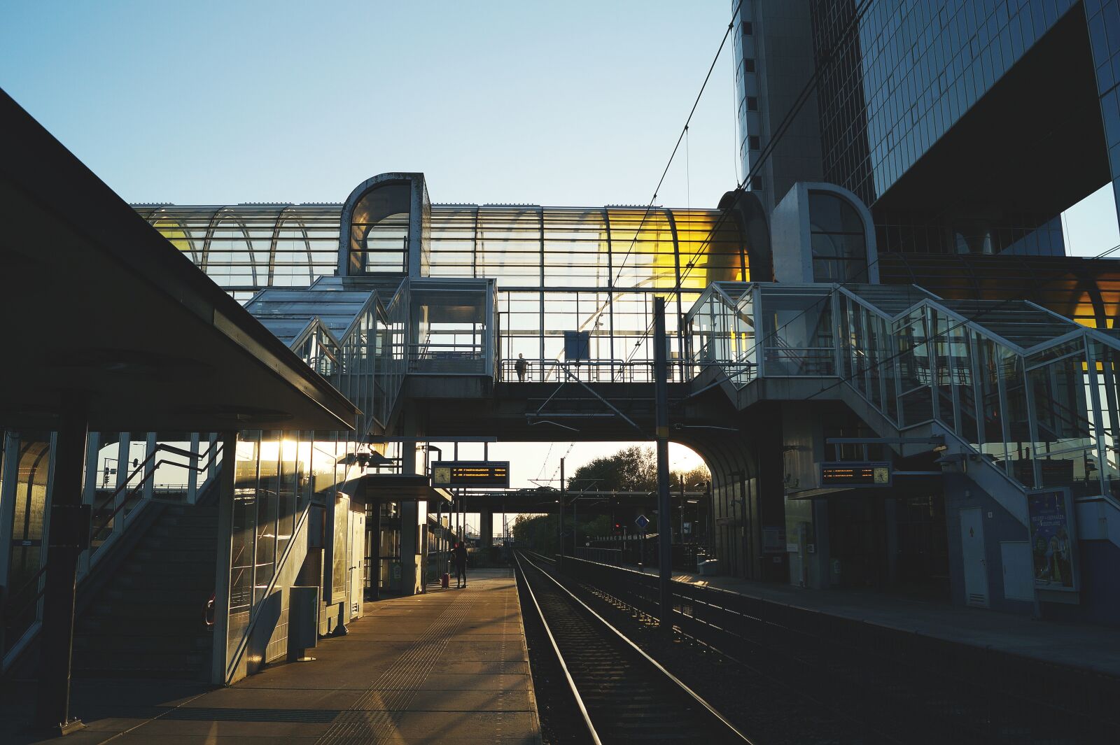 Sony DT 18-55mm F3.5-5.6 SAM II sample photo. Station, sunset, tram photography