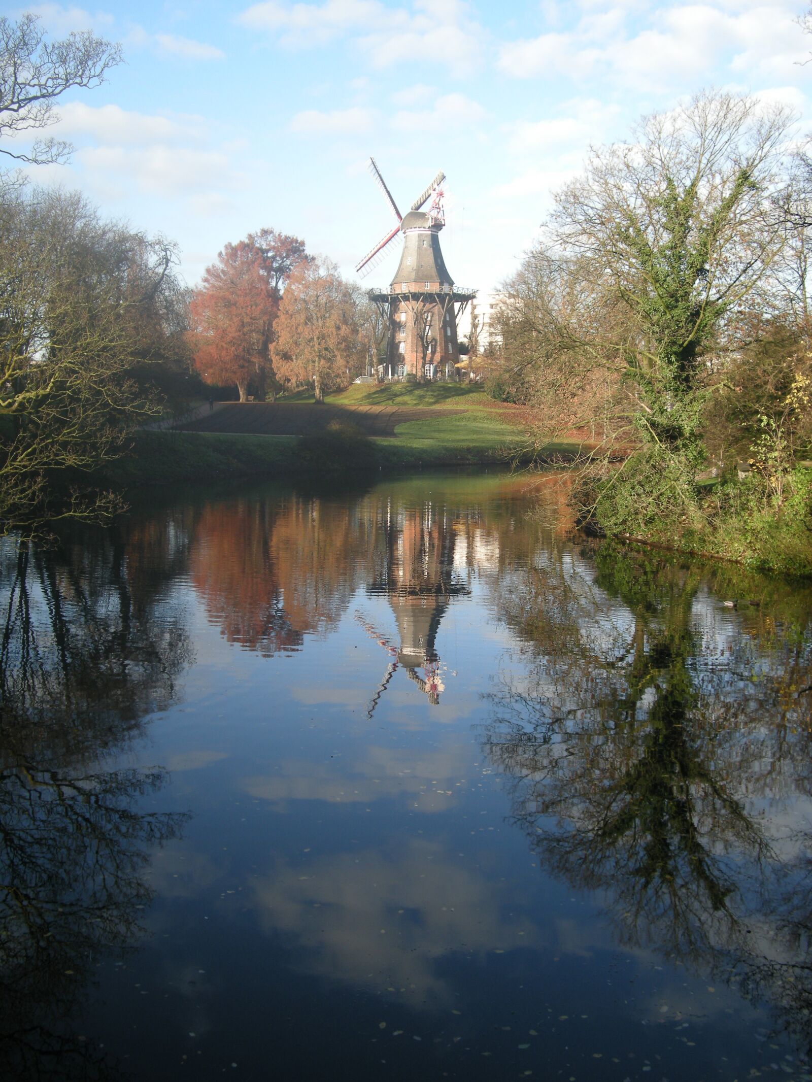 Nikon COOLPIX S700 sample photo. Windmill, reflection, water photography