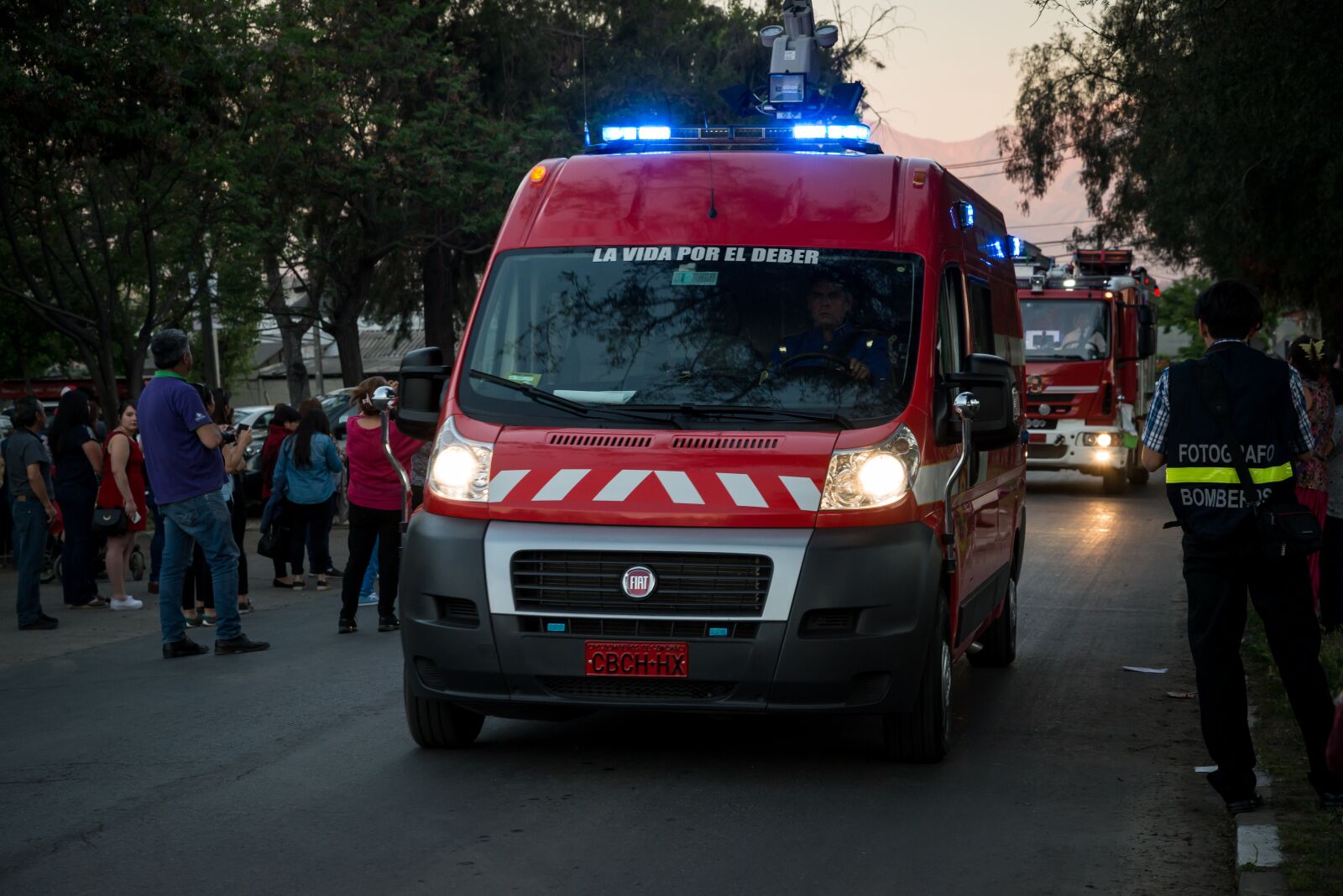 Nikon D610 sample photo. Car fire, camios fire photography