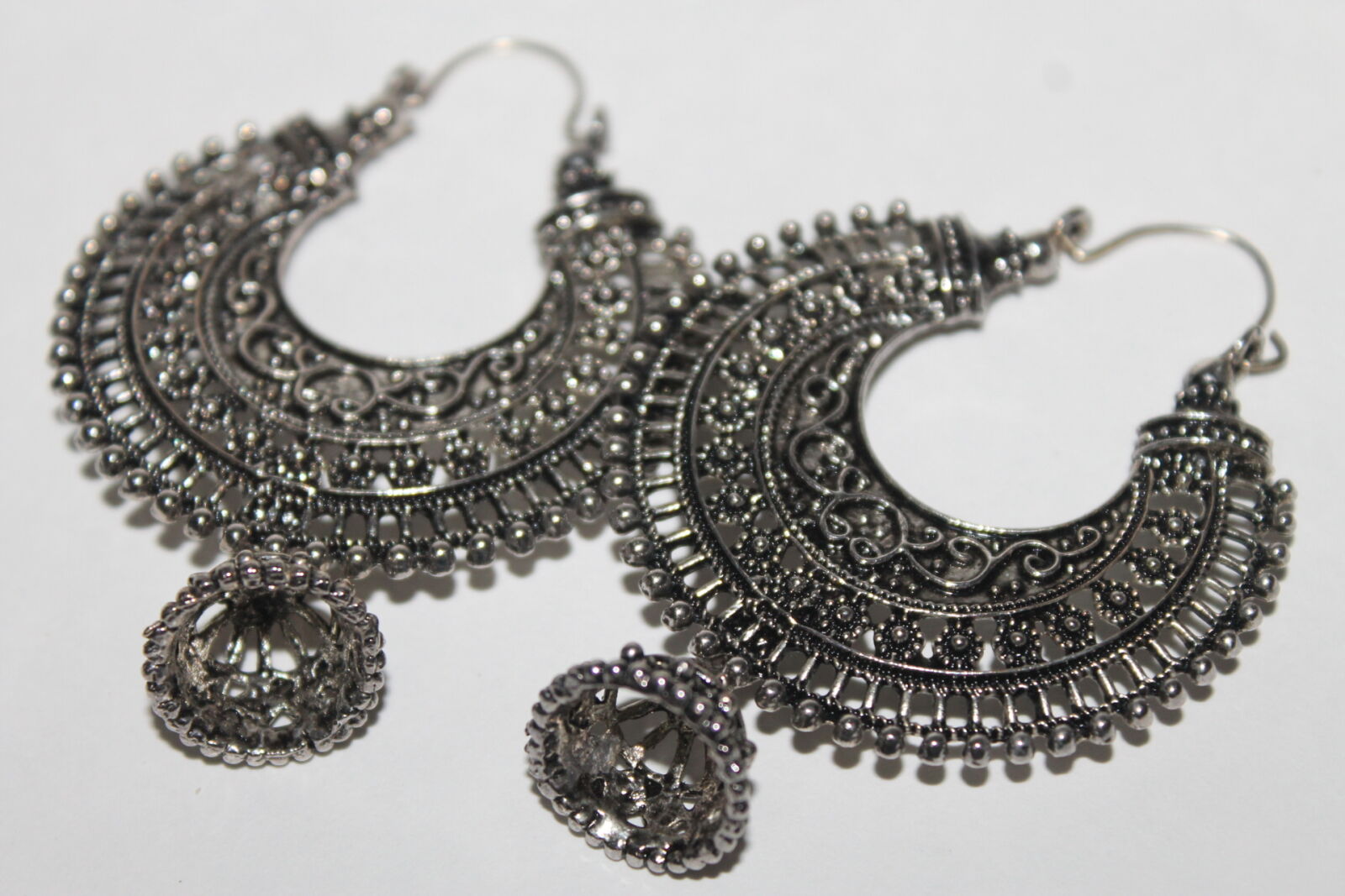 Canon EOS 1100D (EOS Rebel T3 / EOS Kiss X50) sample photo. Ethnic, indian, earings photography