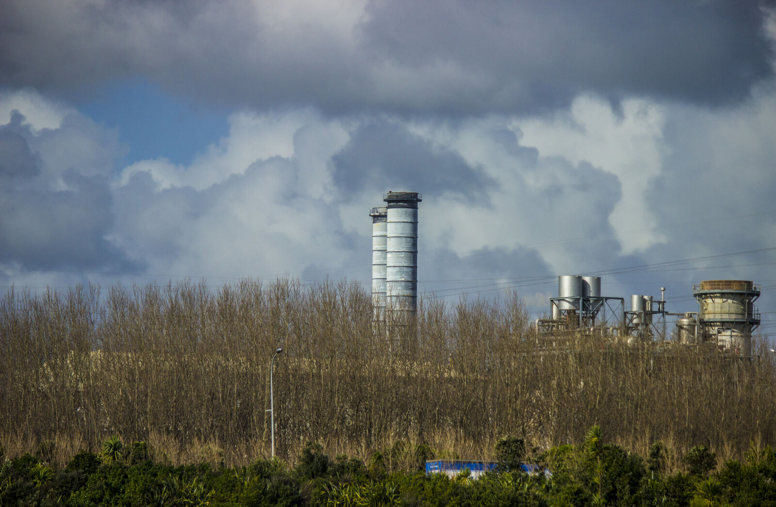 Canon EF-S 55-250mm F4-5.6 IS sample photo. Industrial, machine, modern, run photography
