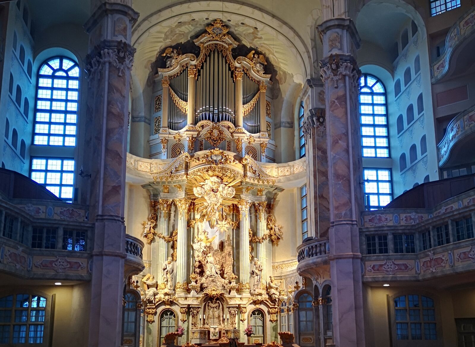 HUAWEI CLT-L29 sample photo. Maundy thursday, church, organ photography
