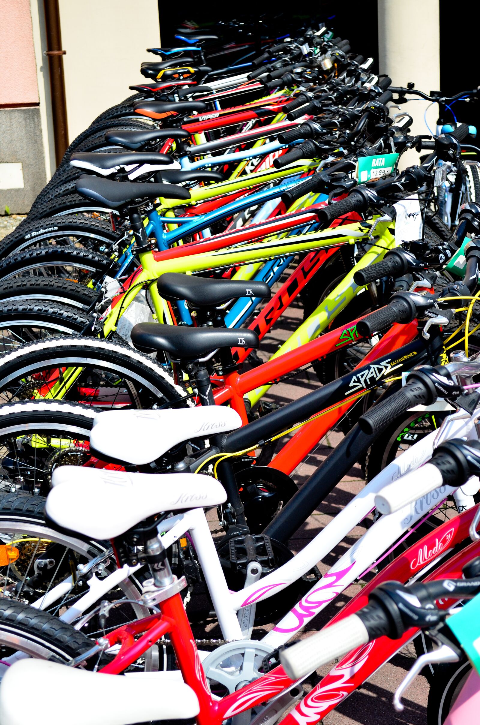 Nikon D5100 sample photo. Bicycles, color, tires photography