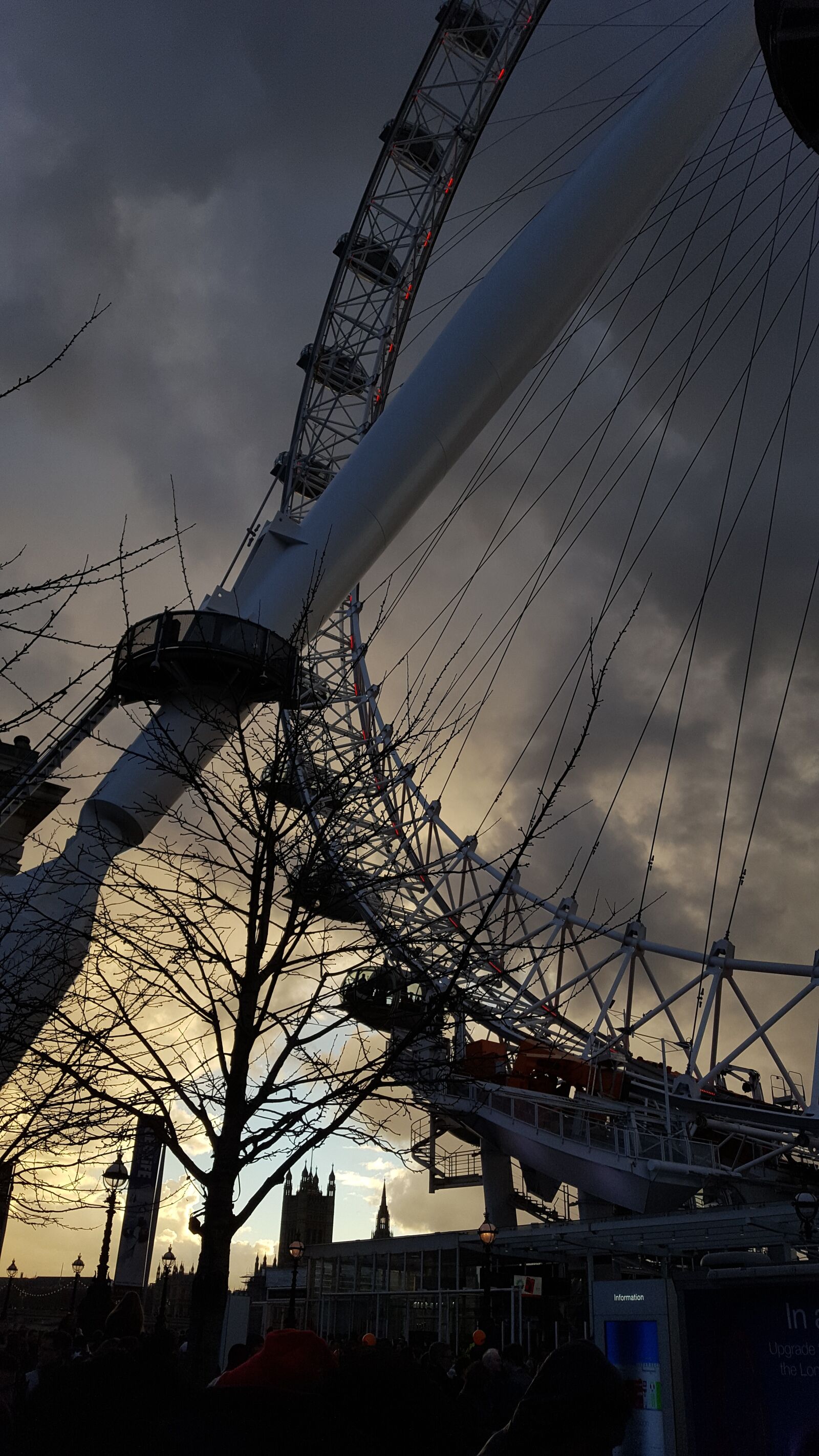 Samsung Galaxy S6 sample photo. London, london eye, british photography