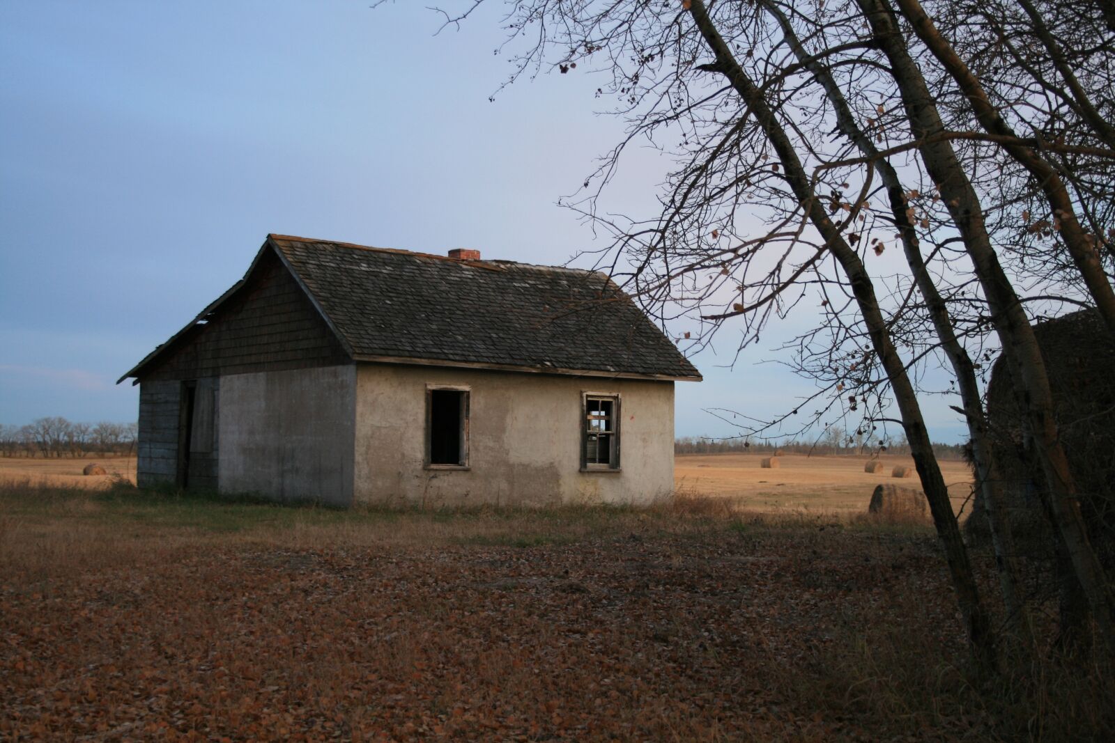 Canon EOS 400D (EOS Digital Rebel XTi / EOS Kiss Digital X) sample photo. Farm house, old, farm photography