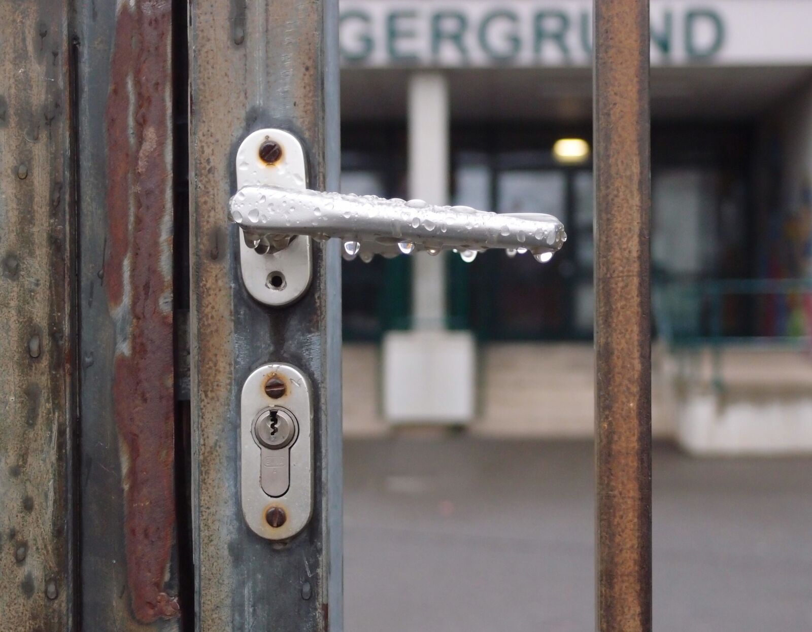 Olympus XZ-1 sample photo. Security, lock, door photography