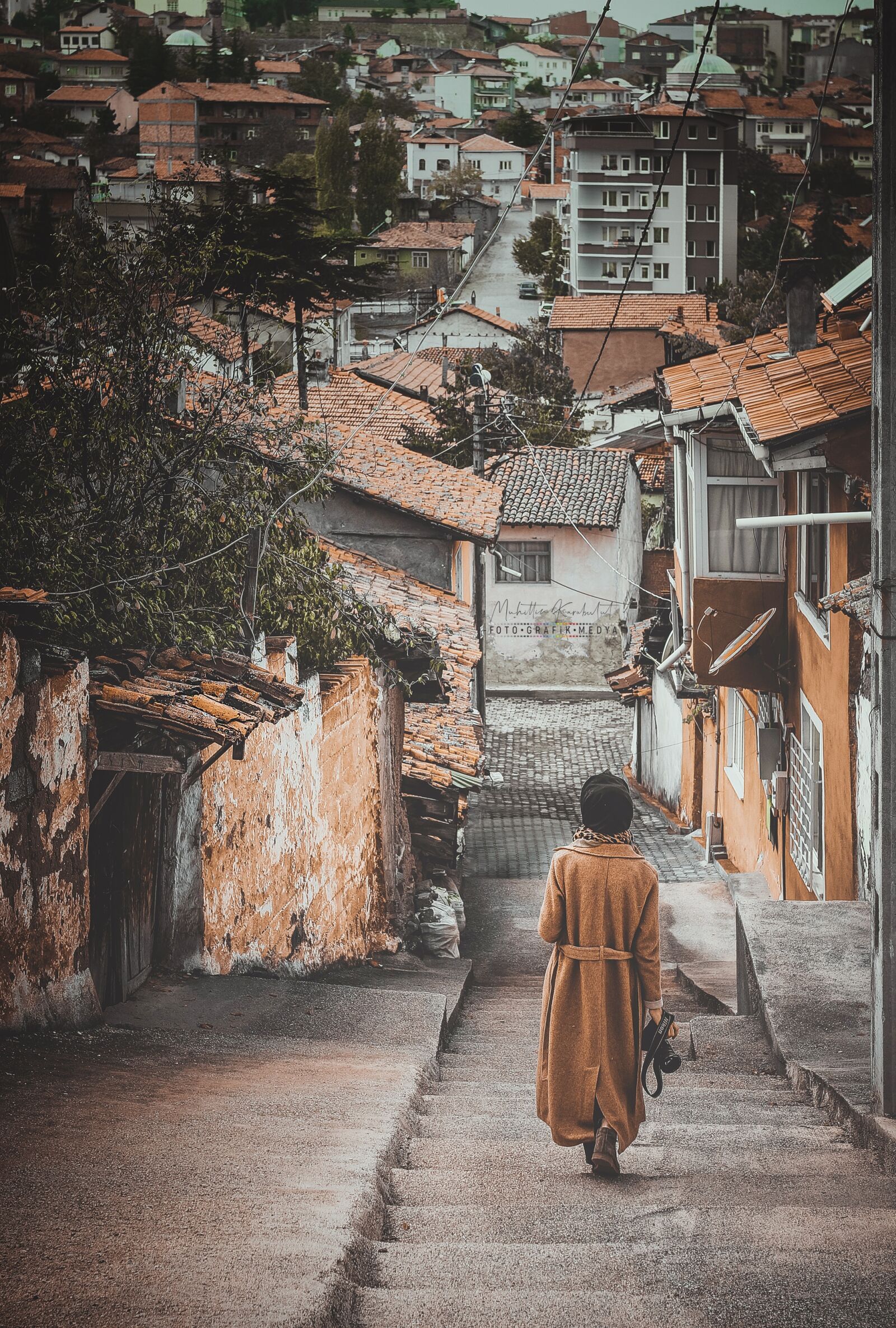 Canon EOS 70D + Canon EF 17-40mm F4L USM sample photo. Street, islamic, girl photography