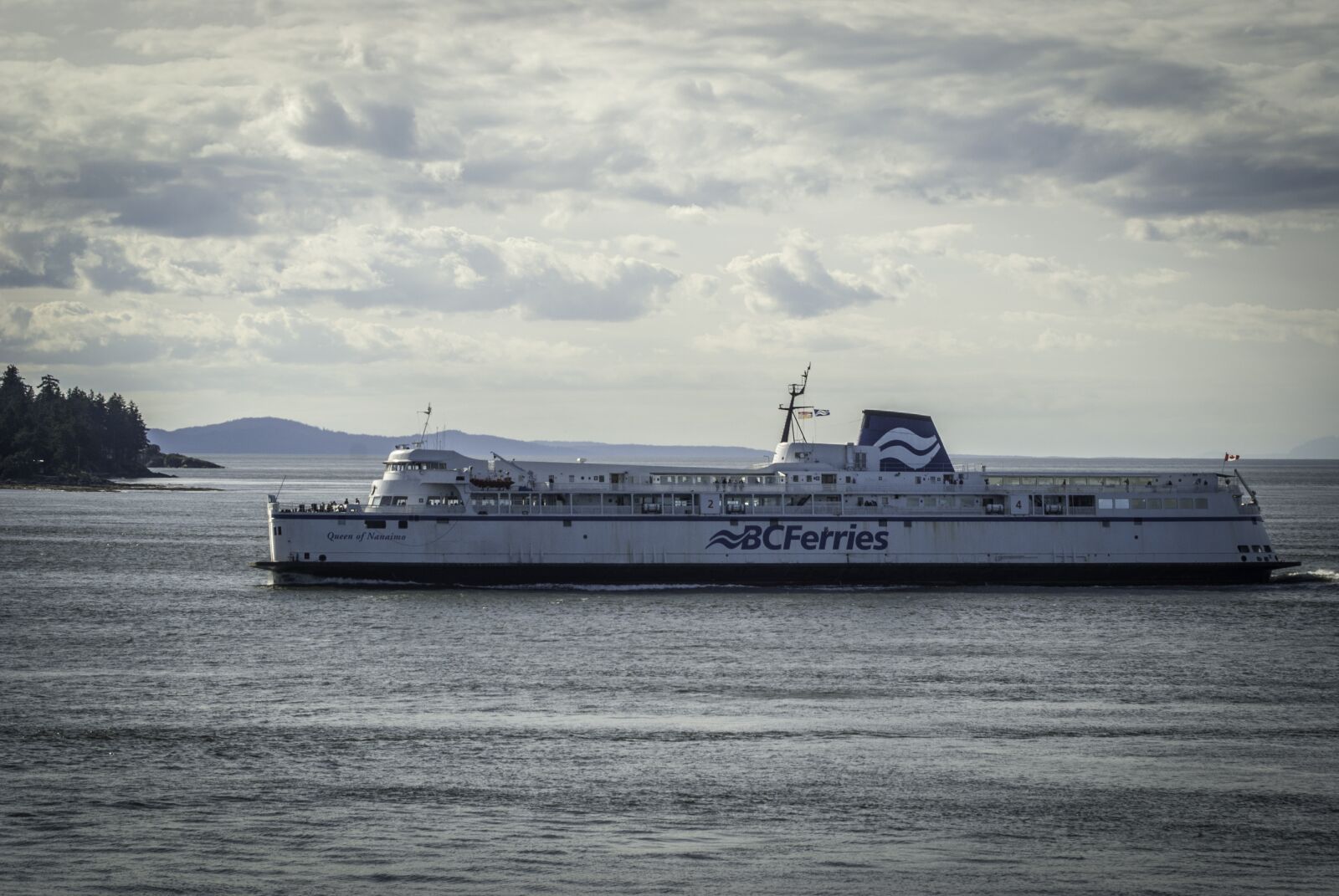 Sony Alpha DSLR-A330 sample photo. Water, ship, sea photography