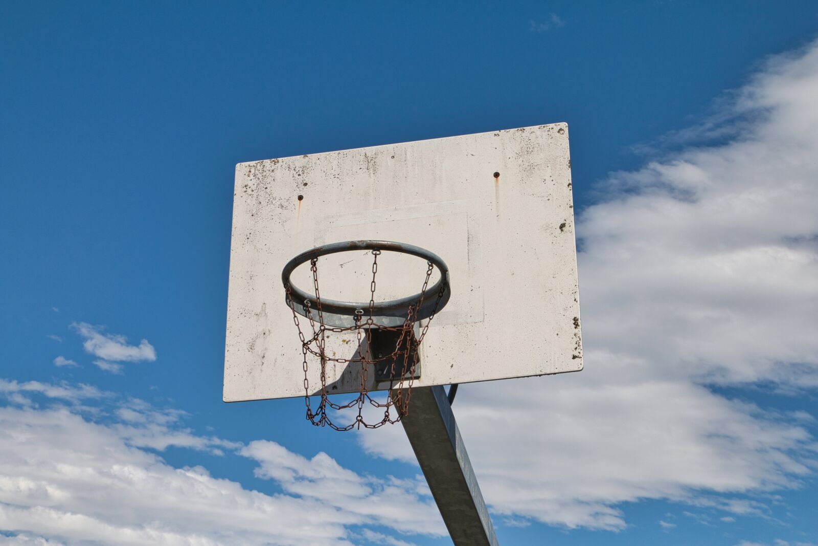 Canon EF-S 18-135mm F3.5-5.6 IS STM sample photo. Basketball, sport, basketball hoop photography
