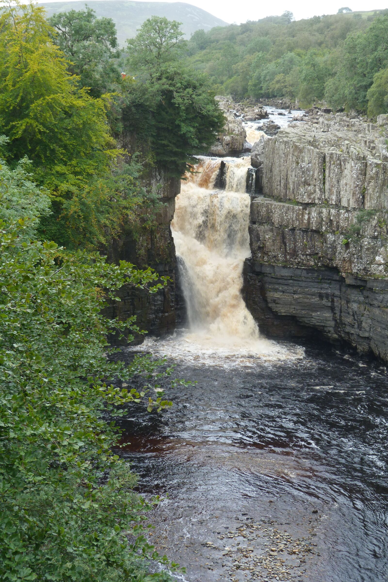 Panasonic Lumix DMC-FZ40 (Lumix DMC-FZ45) sample photo. Waterfall, river, tees photography