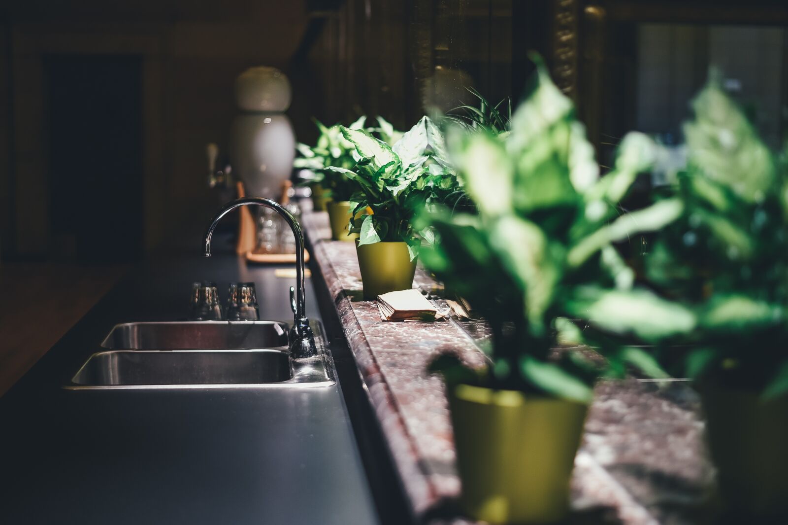 Nikon D4S sample photo. Kitchen, tap, sink photography