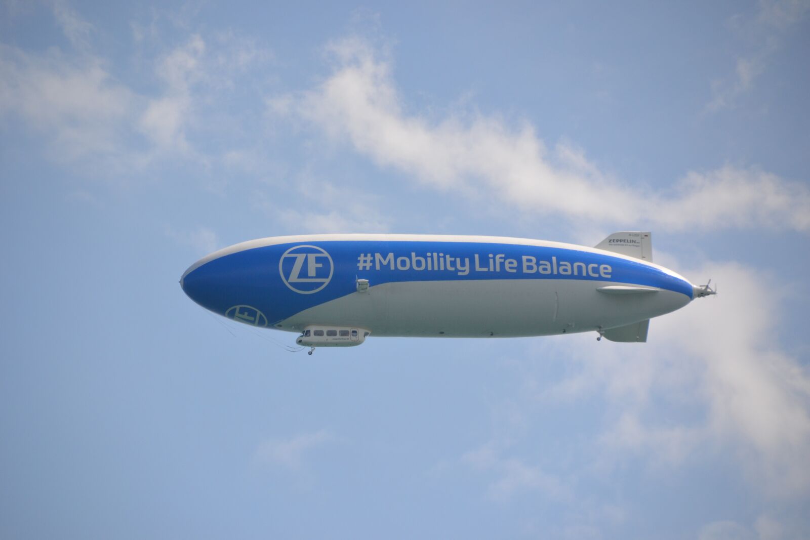 Nikon D3100 sample photo. Airship, ship, zeppelin photography