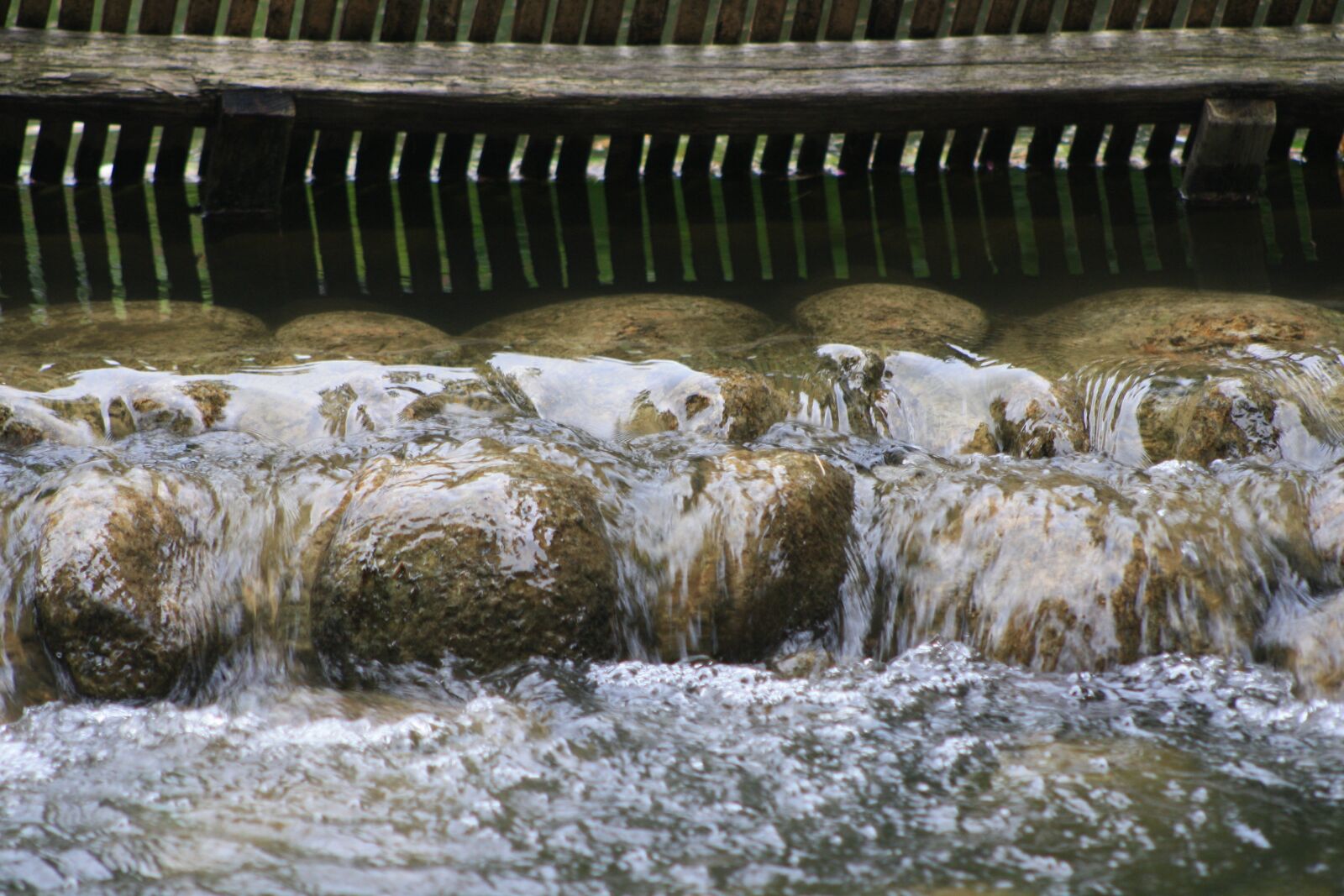 Canon EOS 1000D (EOS Digital Rebel XS / EOS Kiss F) sample photo. Cascade, water, waterfall photography