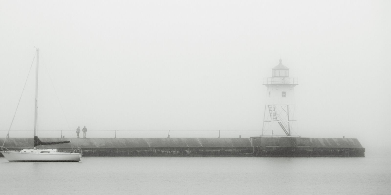 Nikon D80 sample photo. Monochrome, sea, people photography
